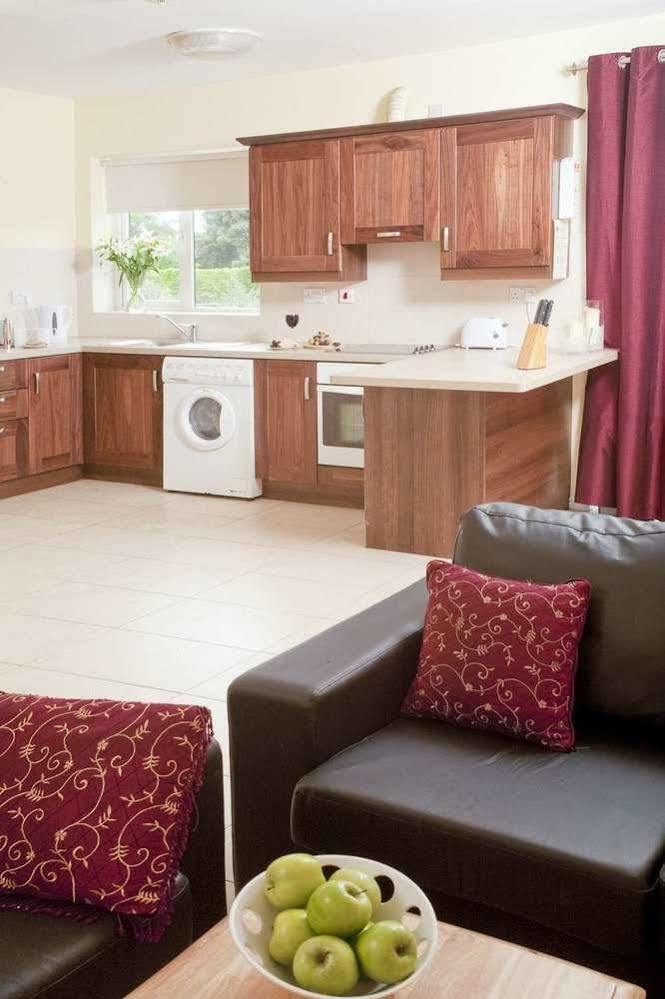 Menlo Park Apartments ゴールウェイ エクステリア 写真